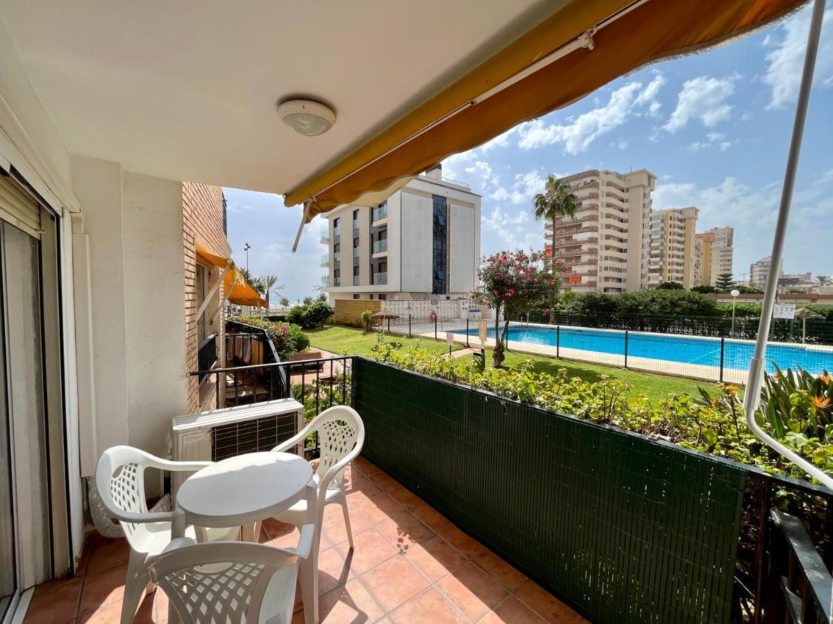 Terrace By The Sea By Gms Apartamentos Фуeнхирола Екстериор снимка