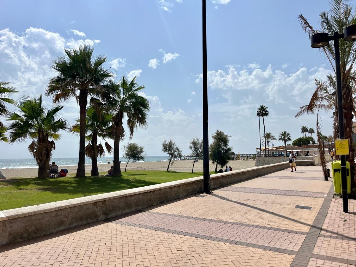 Terrace By The Sea By Gms Apartamentos Фуeнхирола Екстериор снимка